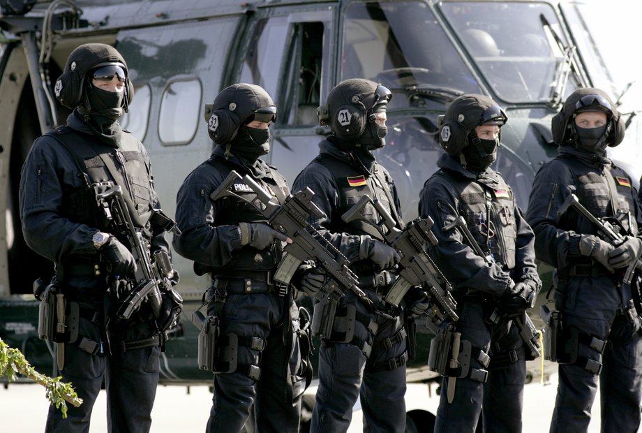 Die Spezialeinheit GSG9 während einer Übung